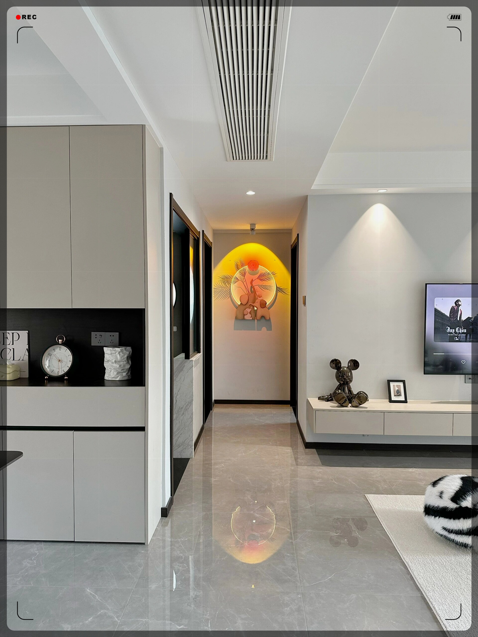 会发光的走廊玄关画好好看  光彩熠熠的走廊玄关画瞬间抓住了我的目光