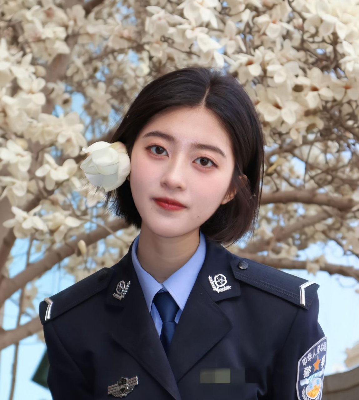 警花小姐姐的气质,让人安全感满满