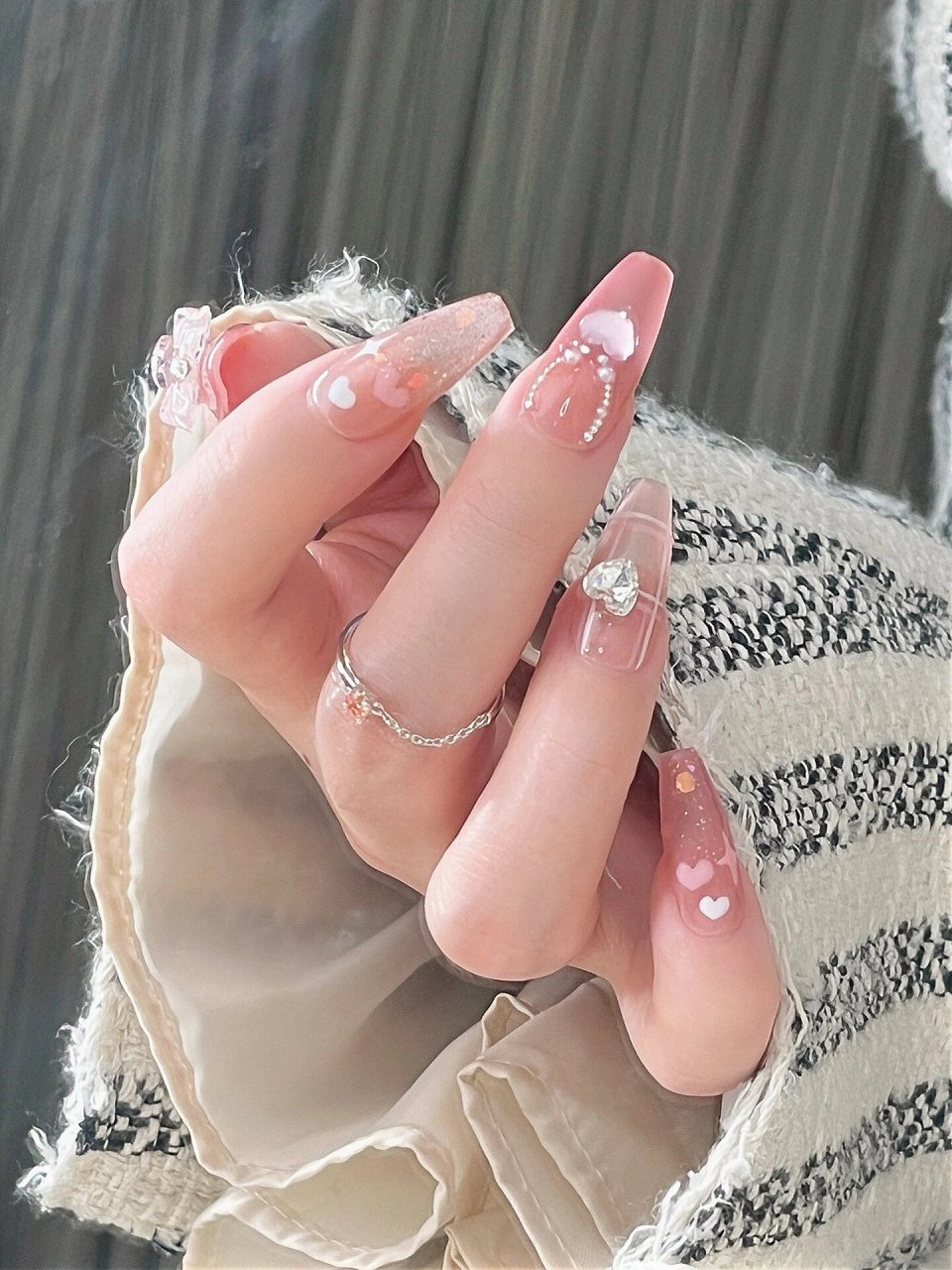 粉色爱心蝴蝶结长款美甲 到底是谁能拒绝粉色美甲啊(反正不是我 超大