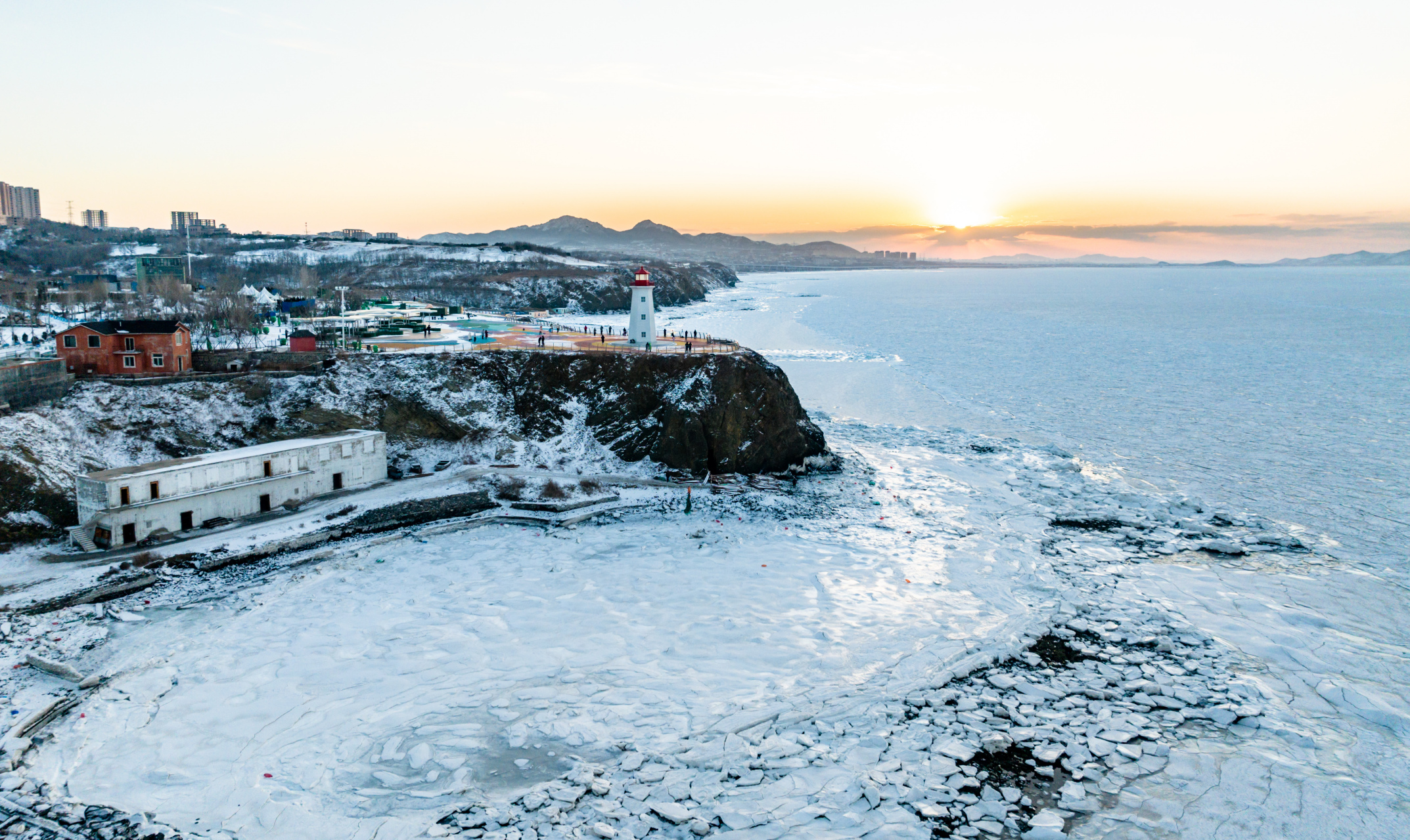 美好辽宁欢迎您##网红打卡地辽宁杠杠滴# 夏家河子:海冰绵延仿若极地
