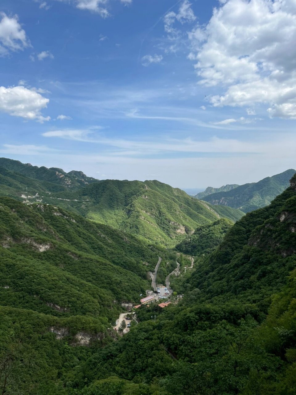 怀柔徒步爬山～濂泉响谷  从朝阳区出发,开车前往目的地需要一个多