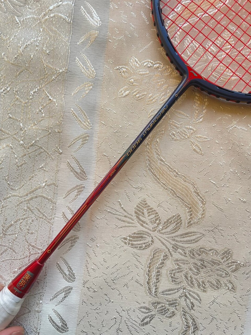 风动9000c纪念款  风动9000c纪念版羽毛球拍:尊享高钢全碳素纤维材质