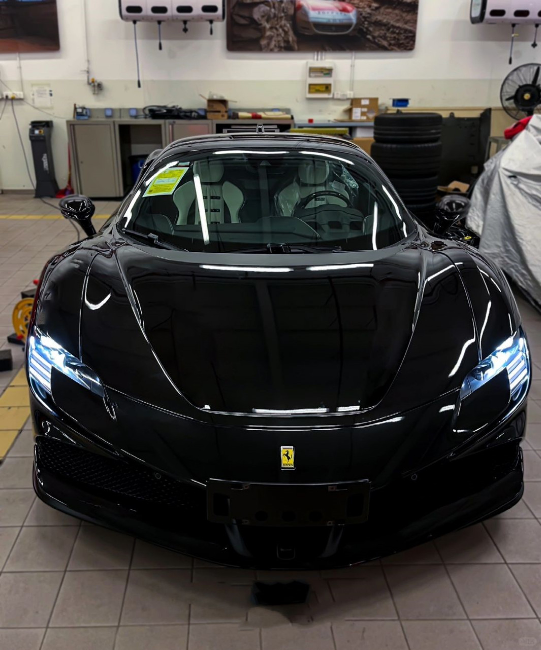 有白色迪通拿座椅加持的顺丰90太帅啦 最近我入手了一款顺丰90,真的是