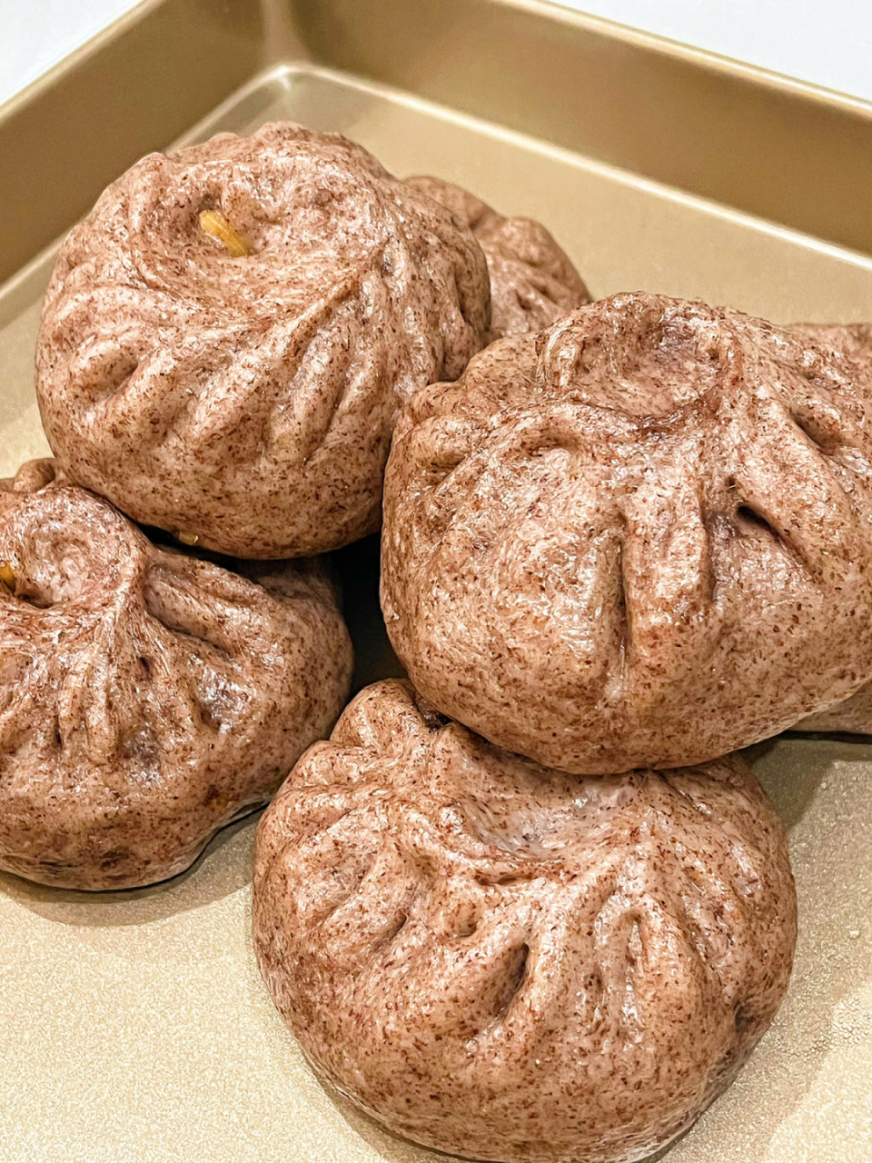 控糖主食芹菜粉条做成全麦包子也太香啦 准备食材黑全麦粉白面粉酵母