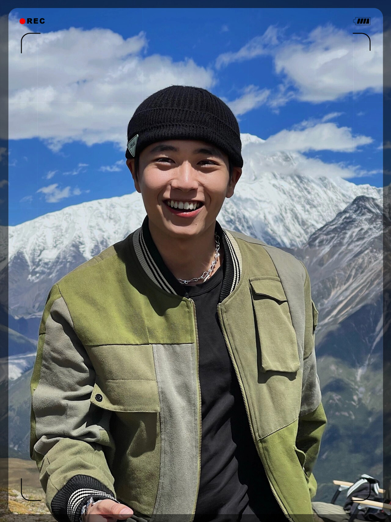 贡嘎雪山是一个令人叹为观止的自然奇迹