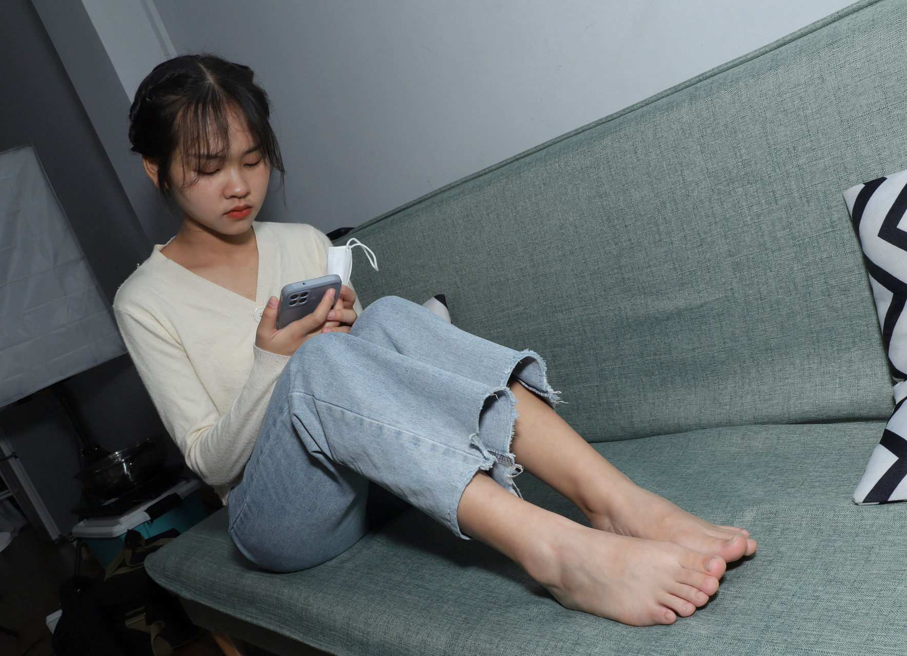 大学生秀秀展示36码小嫩脚