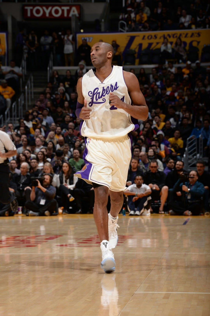 nba传奇"黑曼巴"科比最后一次参加圣诞大战  #科比# #nba# #nba吐槽