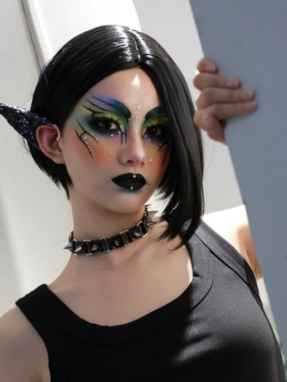 今天是暗黑版nana  mac万圣节创意妆容惊艳亮相,让你成为派对焦点!