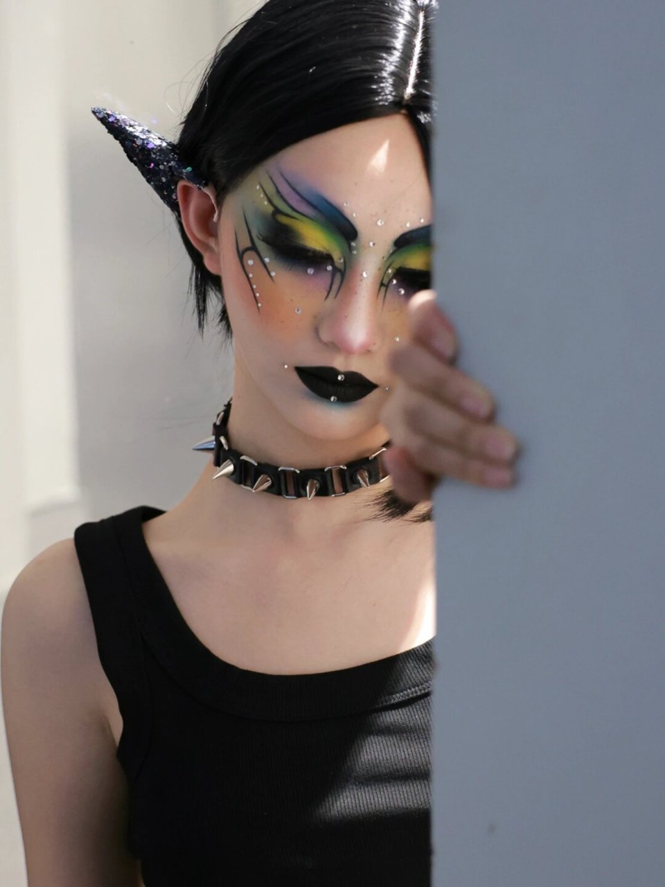 今天是暗黑版nana  mac万圣节创意妆容惊艳亮相,让你成为派对焦点!