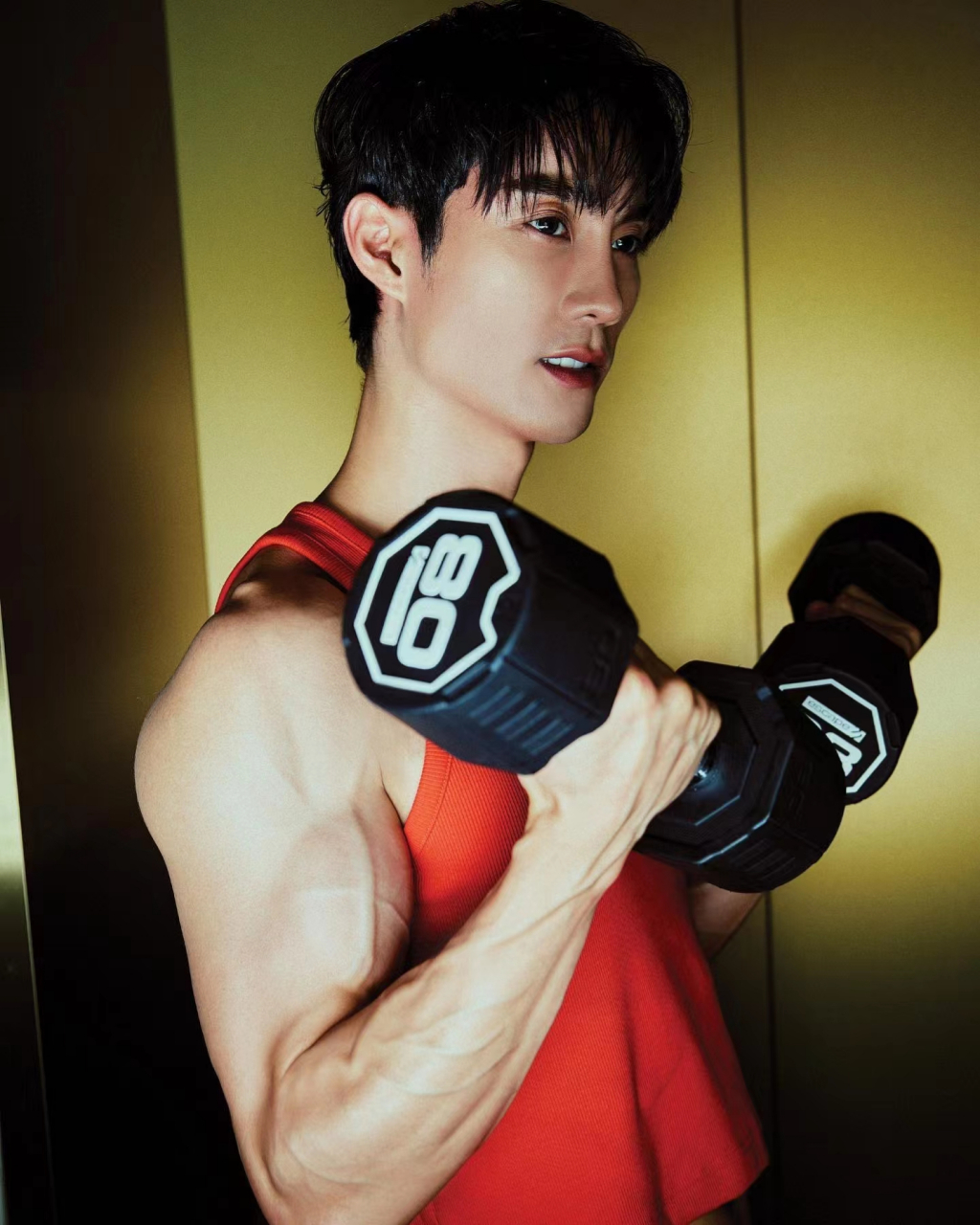 泰国第一帅哥肌肉图片