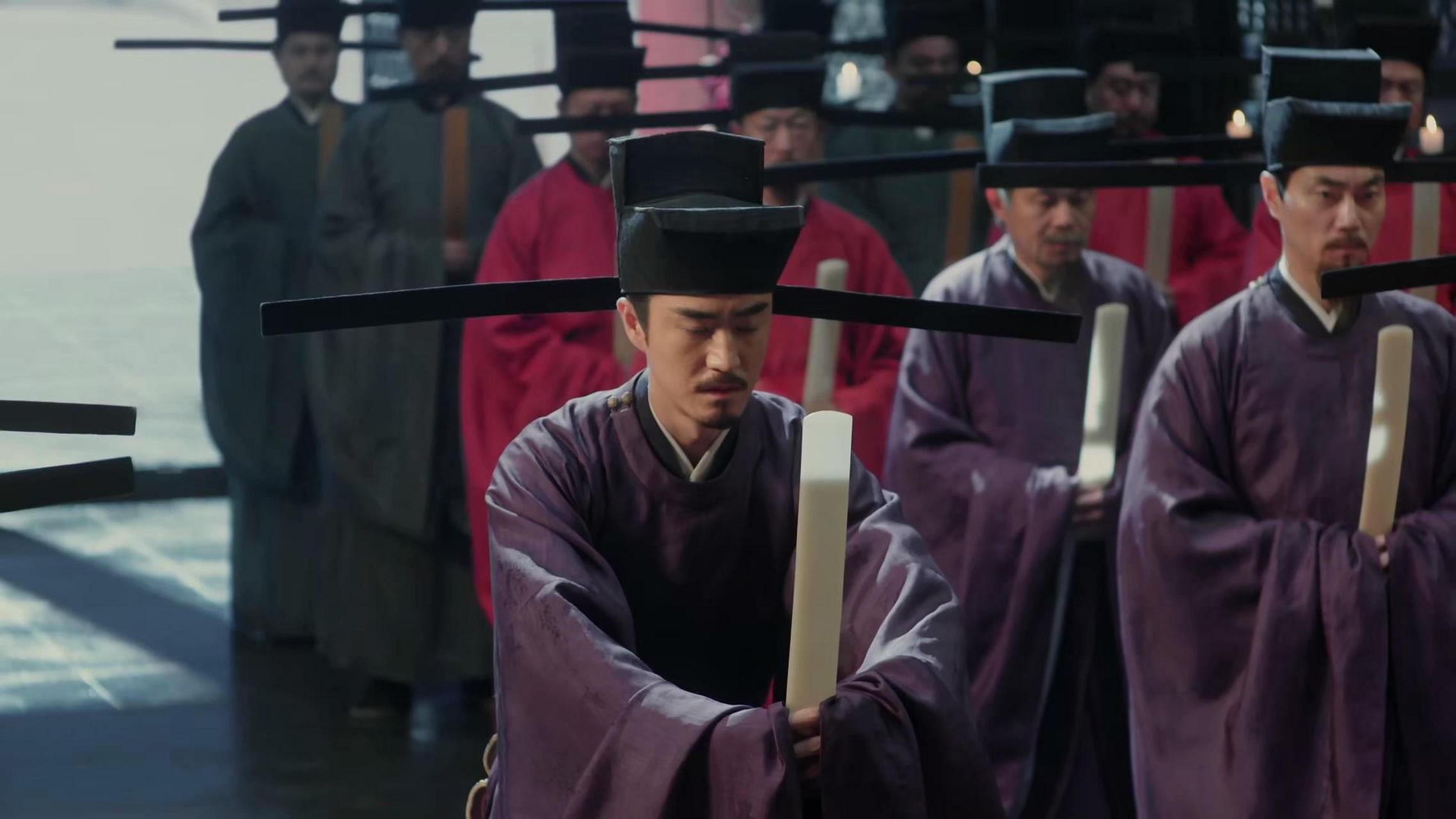 1076年,王安石从宰相之位被贬为江宁知府,在江宁待了几年后,心灰意冷