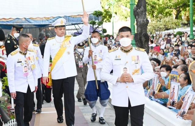 18岁提帮功霸气回归泰国,面相不再痴傻,仍是泰国王位第一继承人