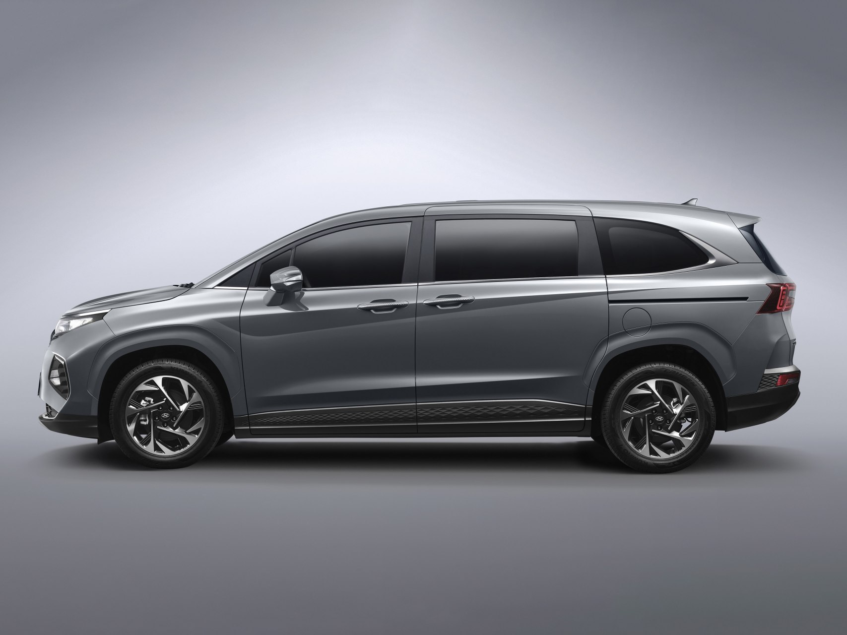 摘要:现代库斯途作为合资品牌中大型mpv,外观个性化,空间宽敞,驾驶