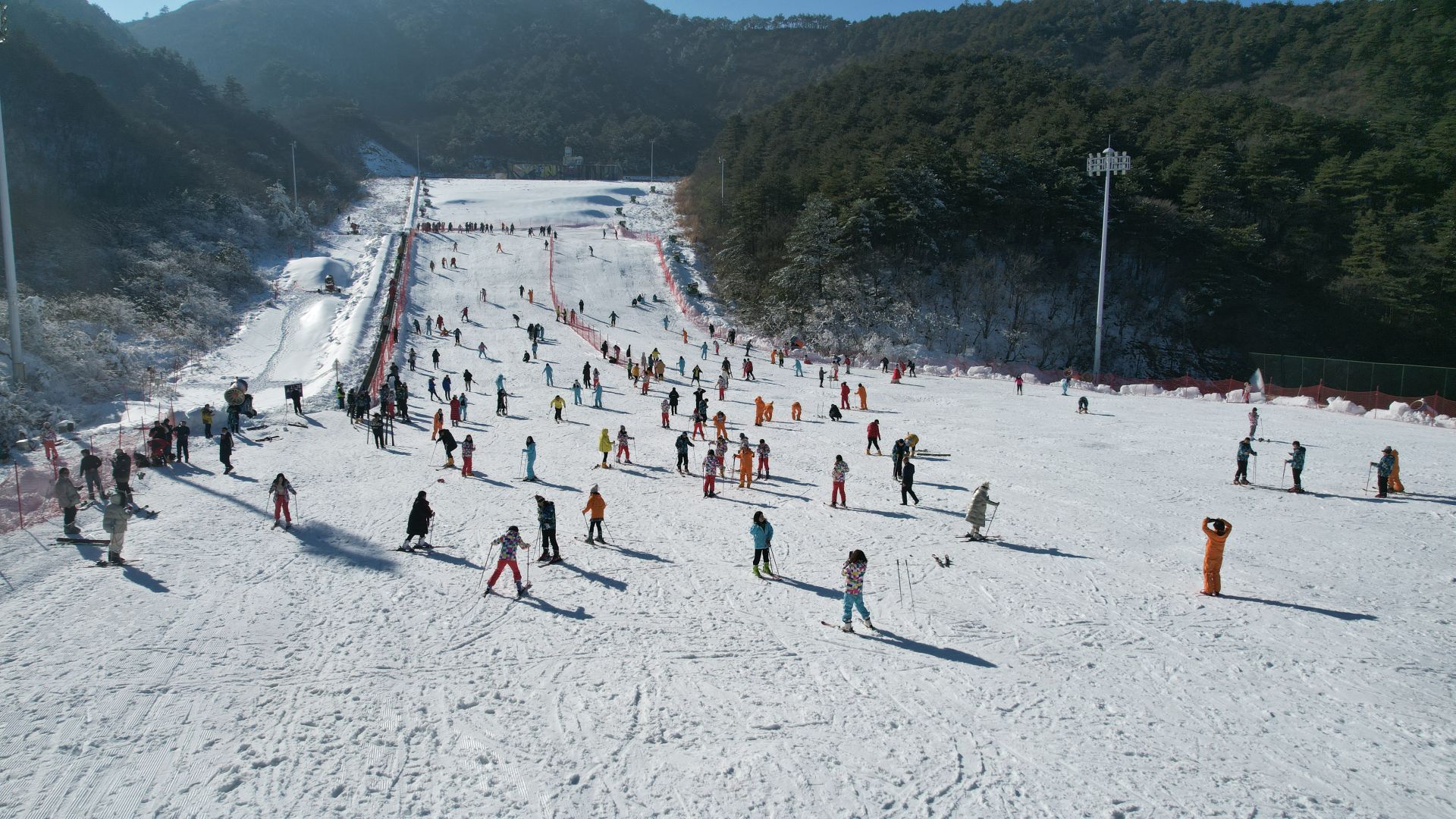 临汾九龙山庄滑雪场图片