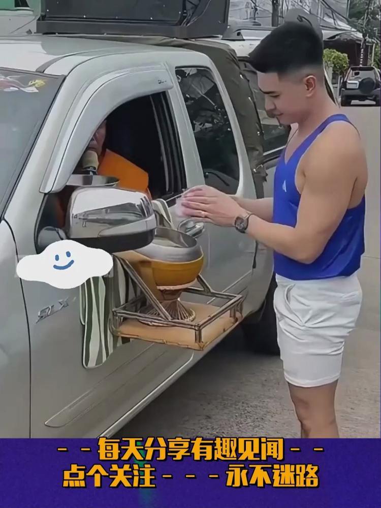 泰国和尚开车化缘,只需略微出手,老百姓都抢着去送钱