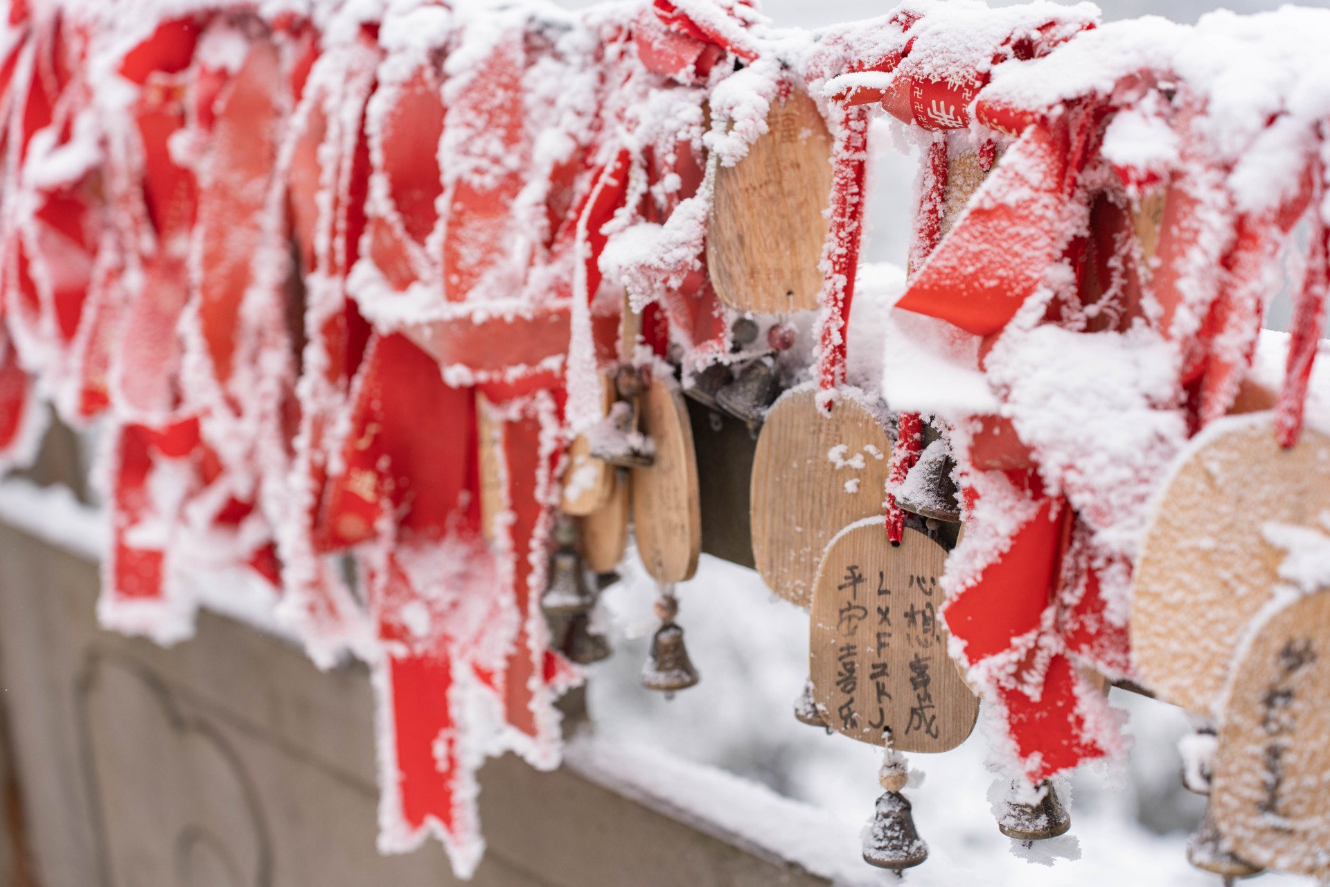 冬季冰与火的童话,一起到重庆金佛山滑雪去.