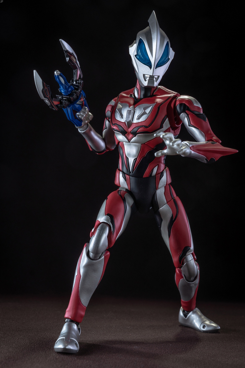 模型欣赏:ccstoys 捷德奥特曼 原始形态,by junepop