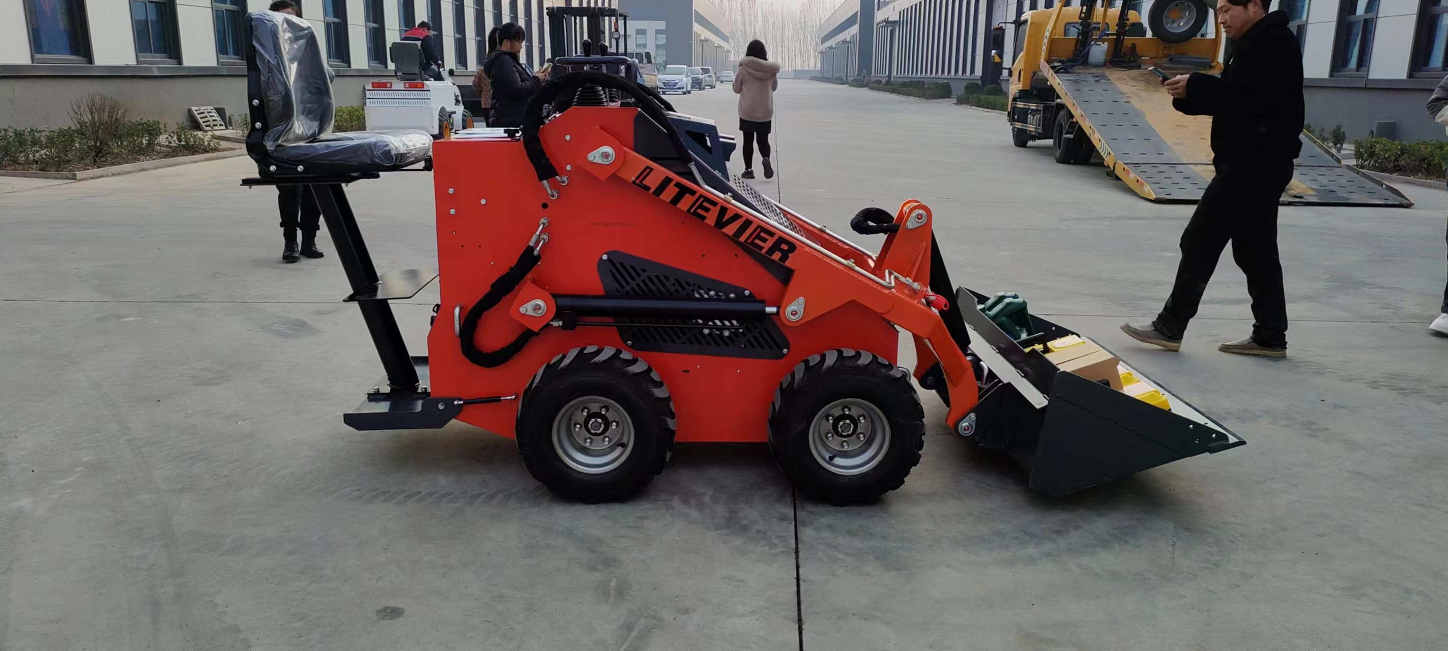 多功能滑移装载机小型四驱小铲车j