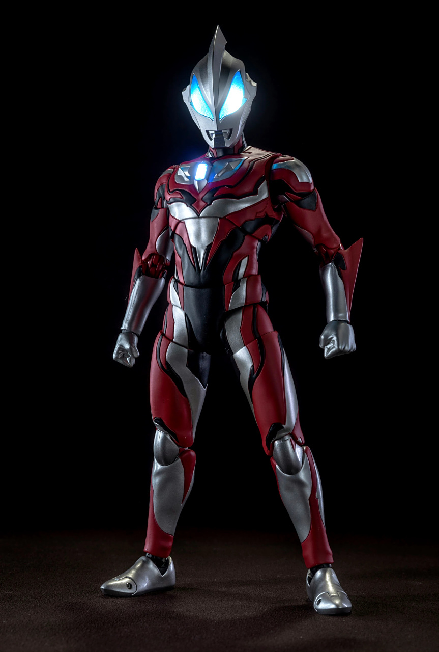 模型欣赏:ccstoys 捷德奥特曼 原始形态,by junepop.