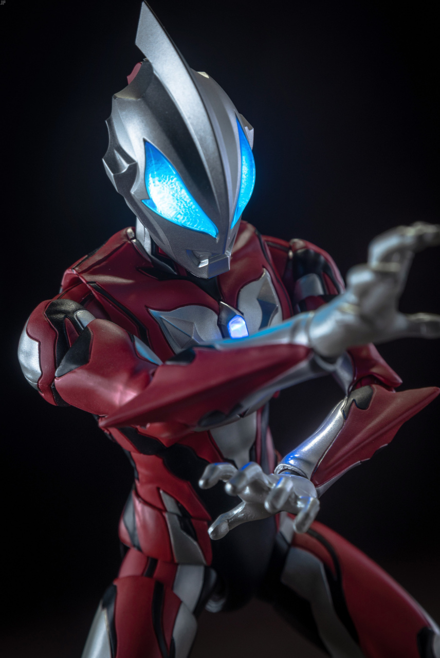 模型欣赏:ccstoys 捷德奥特曼 原始形态,by junepop