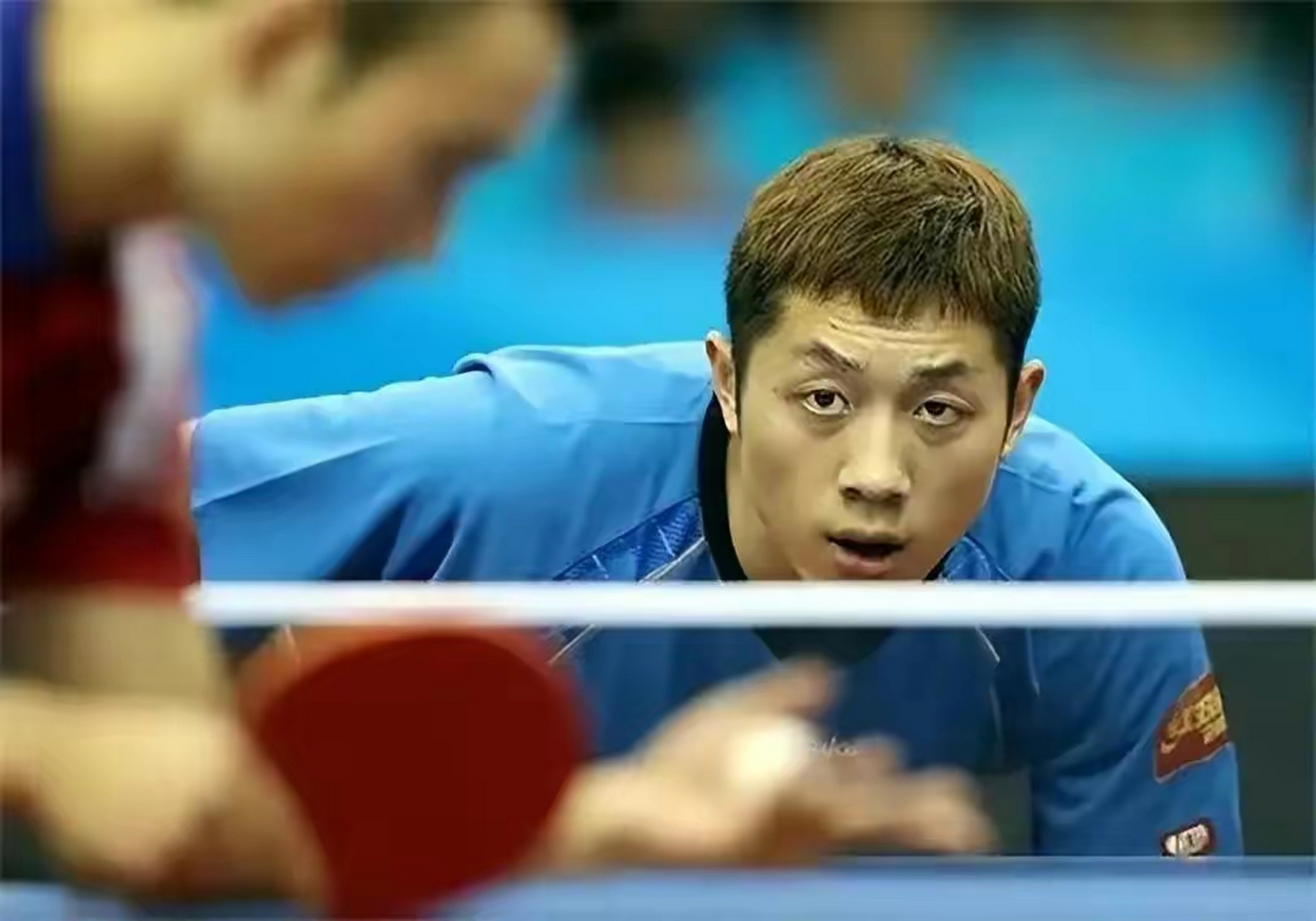 两位都是乒乓球领域的精英,简直是绝配 许昕,生于1990年,身高181cm;而