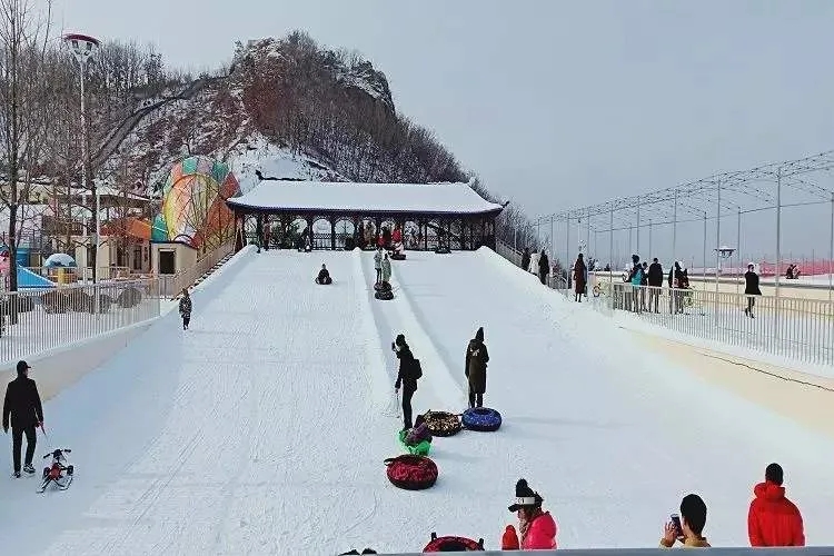 丹东太阳岛滑雪图片