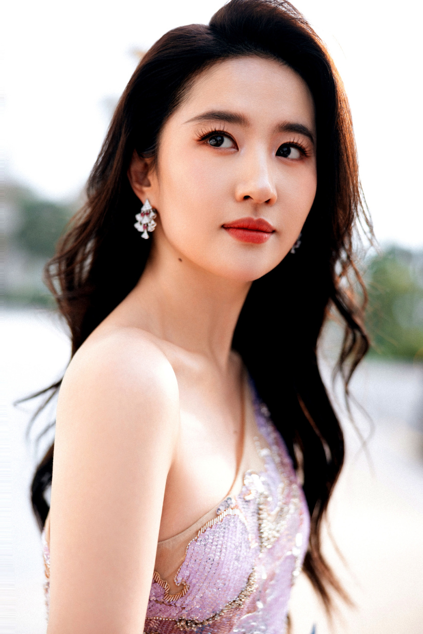 网友们都说神仙姐姐还是这么美[亲吻]#刘亦菲# #双旦分享季