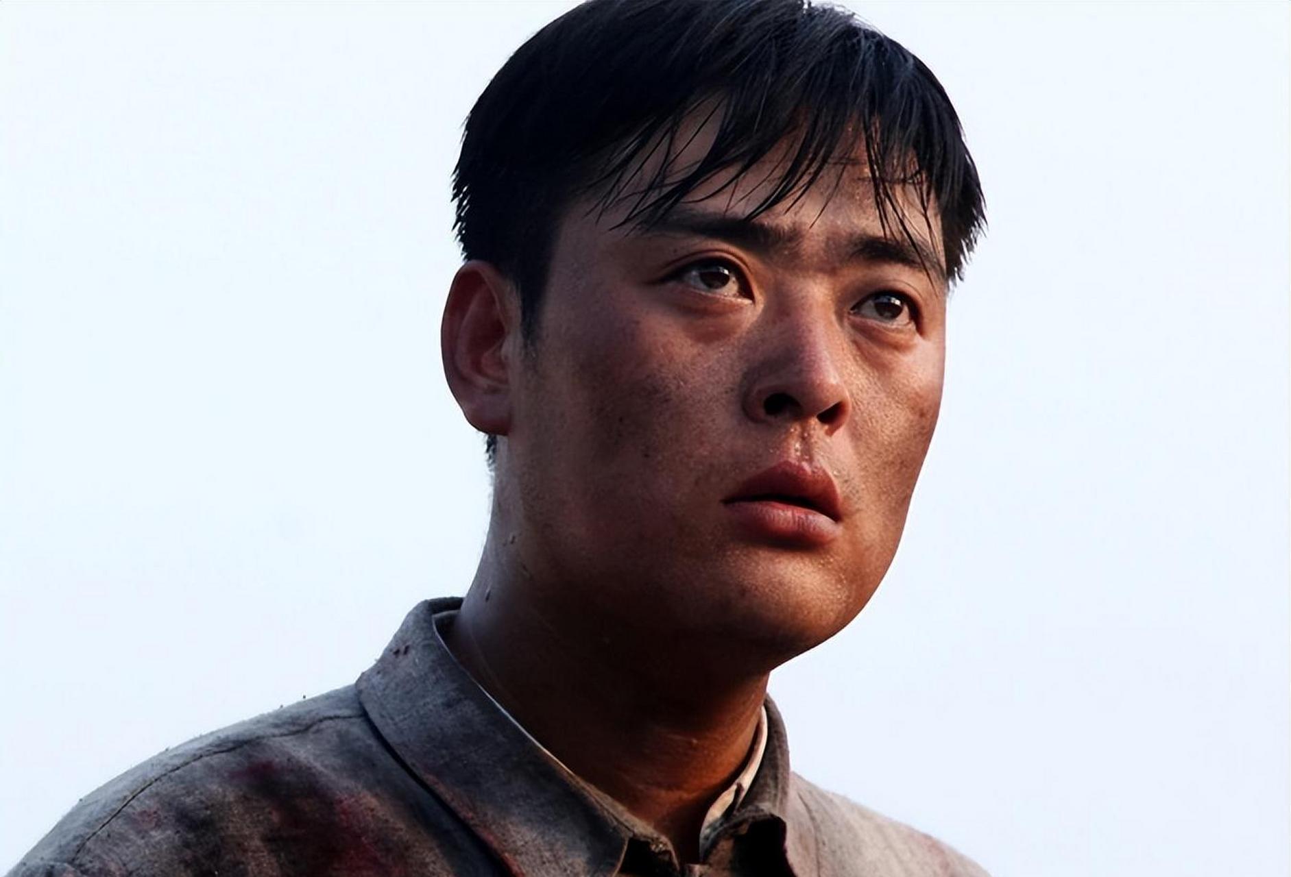 在电视剧《觉醒年代》中广受赞誉,演艺生涯虽有挫折,但因妻子关思婷的
