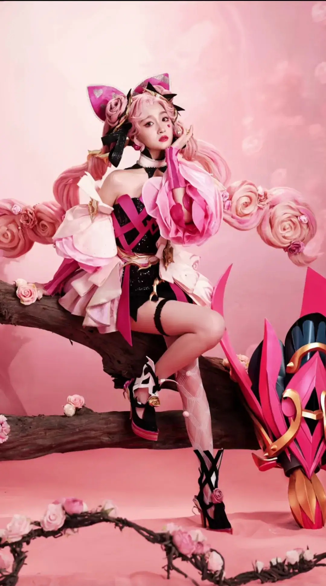 近日,备受瞩目的青春女演员关晓彤惊艳地扮演了著名游戏角色孙尚香