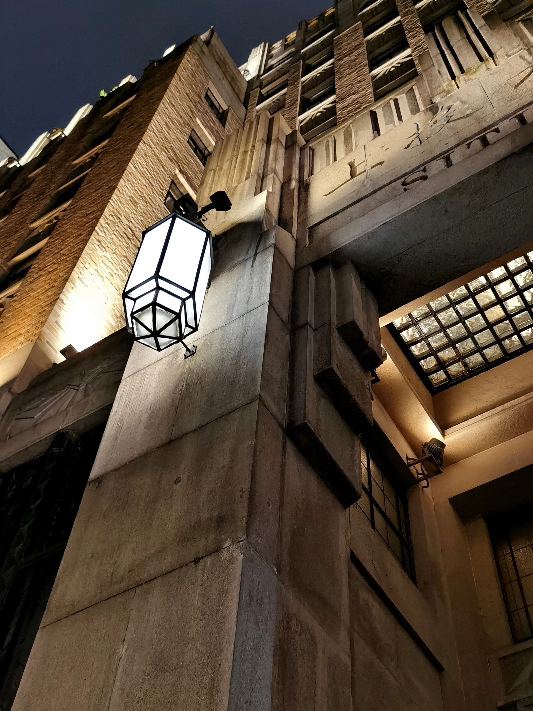 每个有历史底蕴的城市,都离不开那些被文化包了浆的建筑.