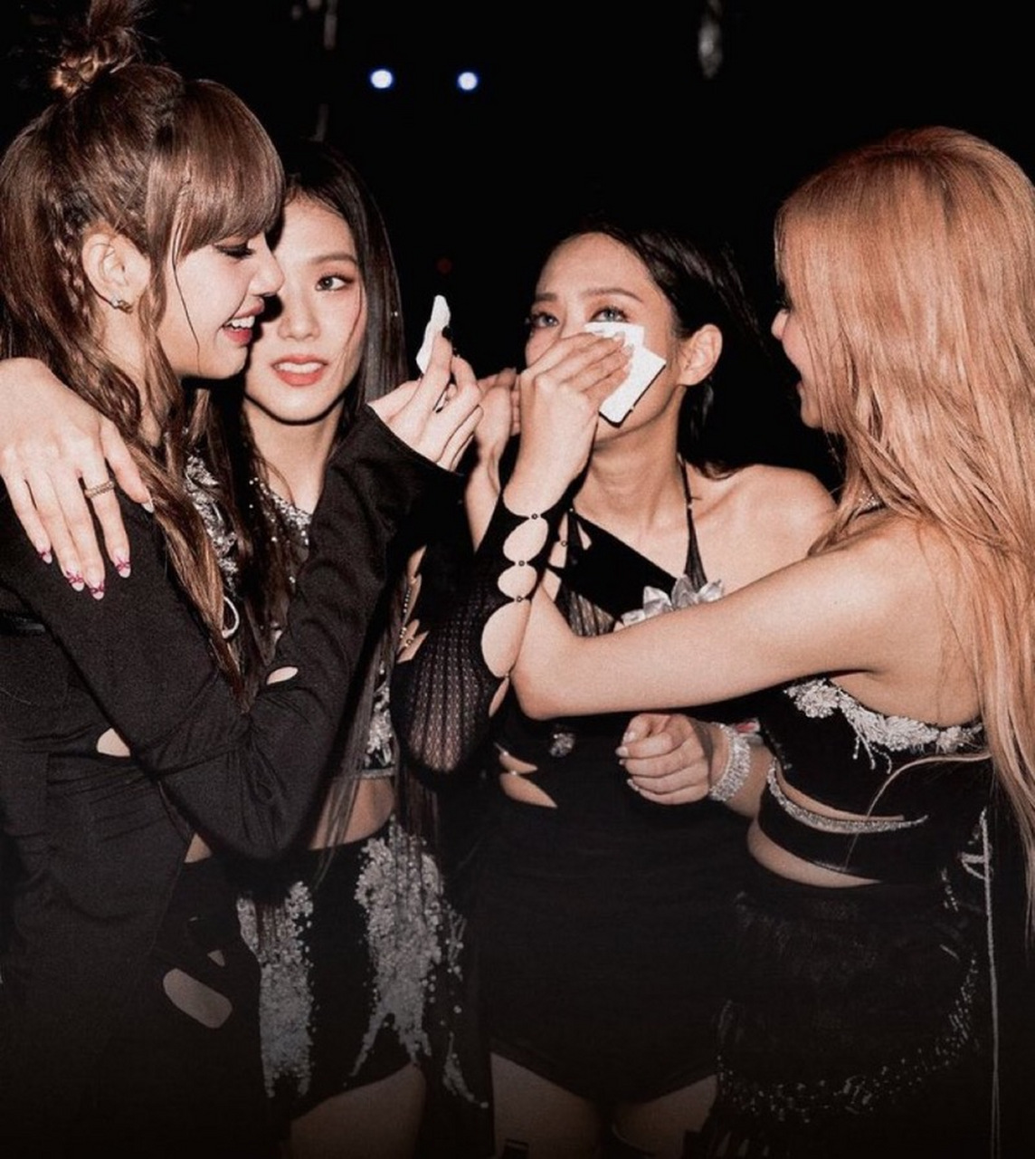 jennie成立了自己的公司oa,其他成员也即将成立个人厂牌.