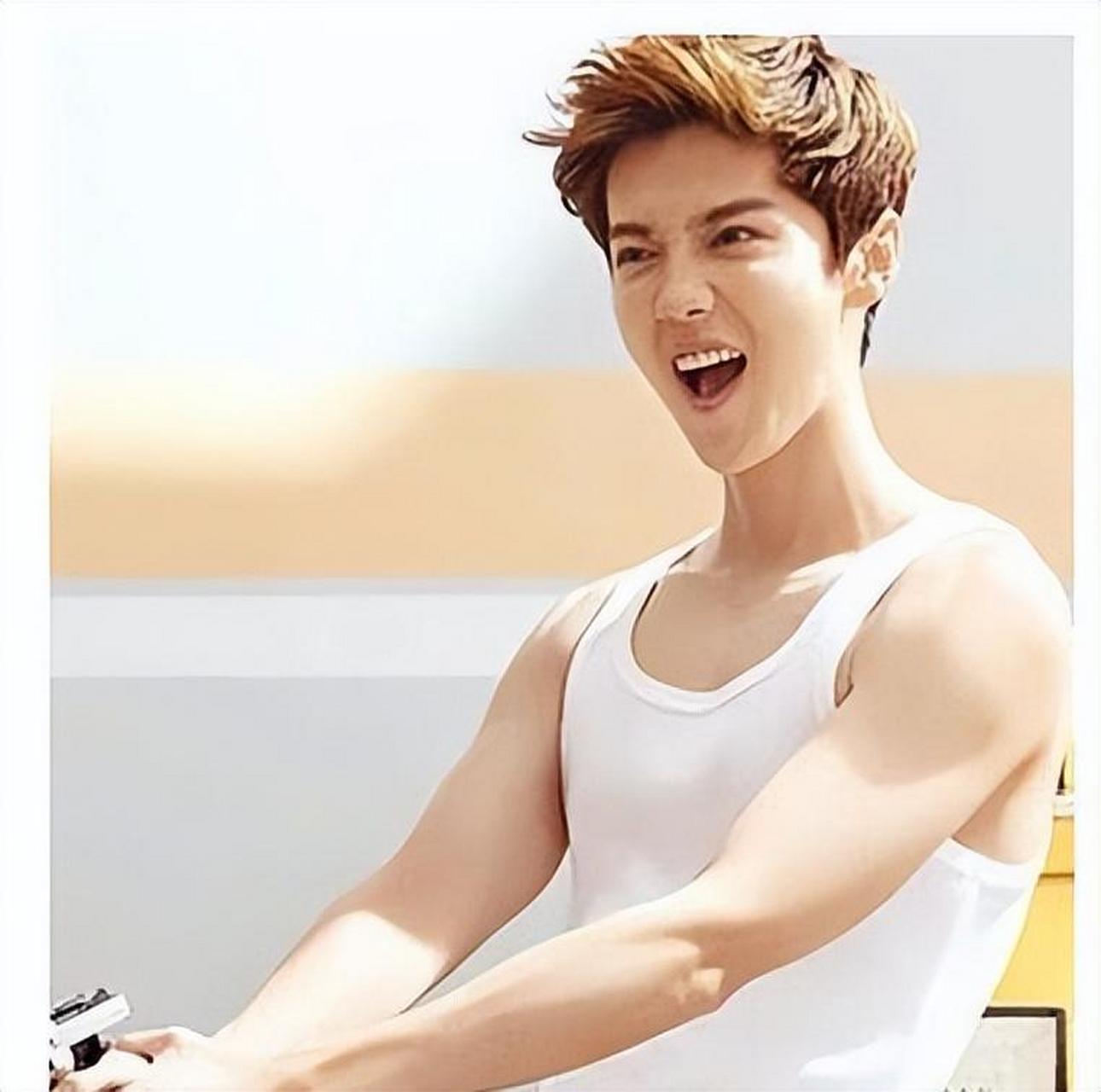 摘要: 鹿晗从邻家男孩到肌肉猛男的转变背后,是他对自我要求的提高和