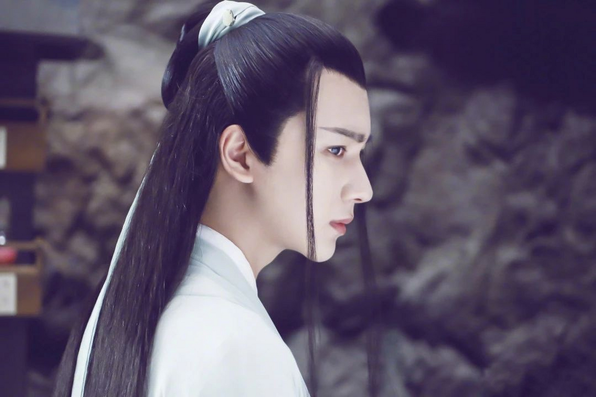 摘要:赵露思和李宏毅五年前的剧组聚餐视频引发争议.