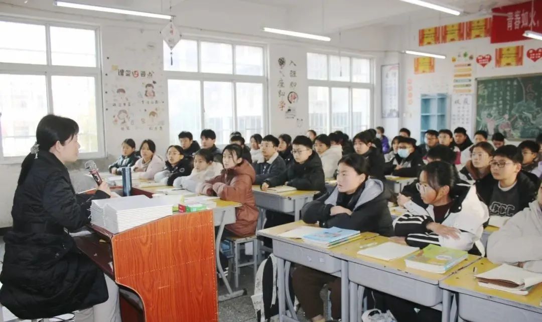 胸怀家国勇担当!县委副书记李慧阳为上蔡一中师生讲授思政课