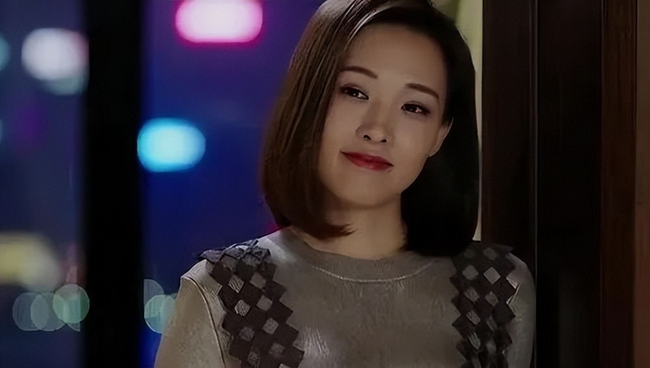 贺涵和唐晶交往十年,因薇薇安的"床照"事件产生信任危机.