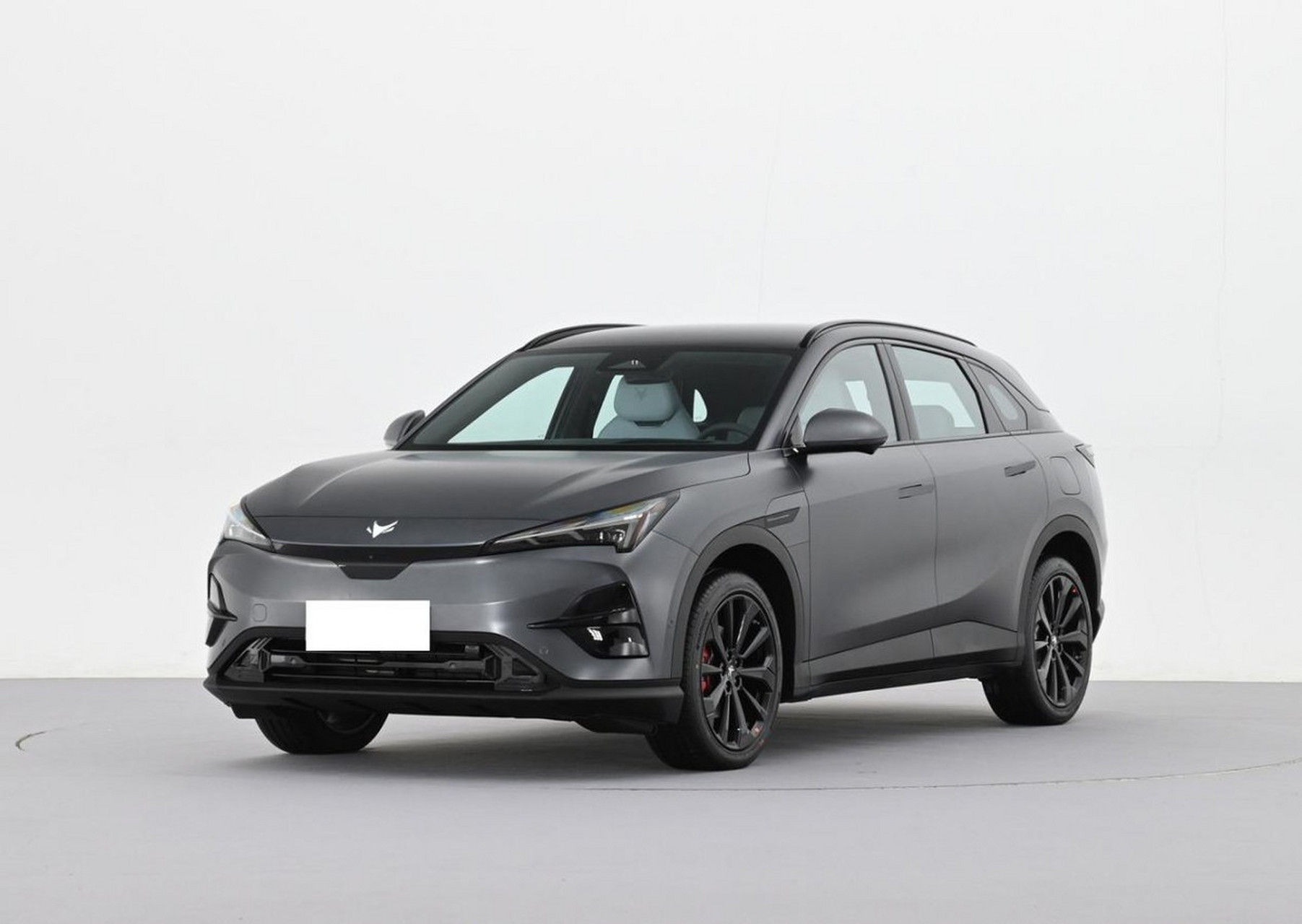 极狐阿尔法t5是北汽新能源旗下的纯电动中型suv,官方指导售价为15.