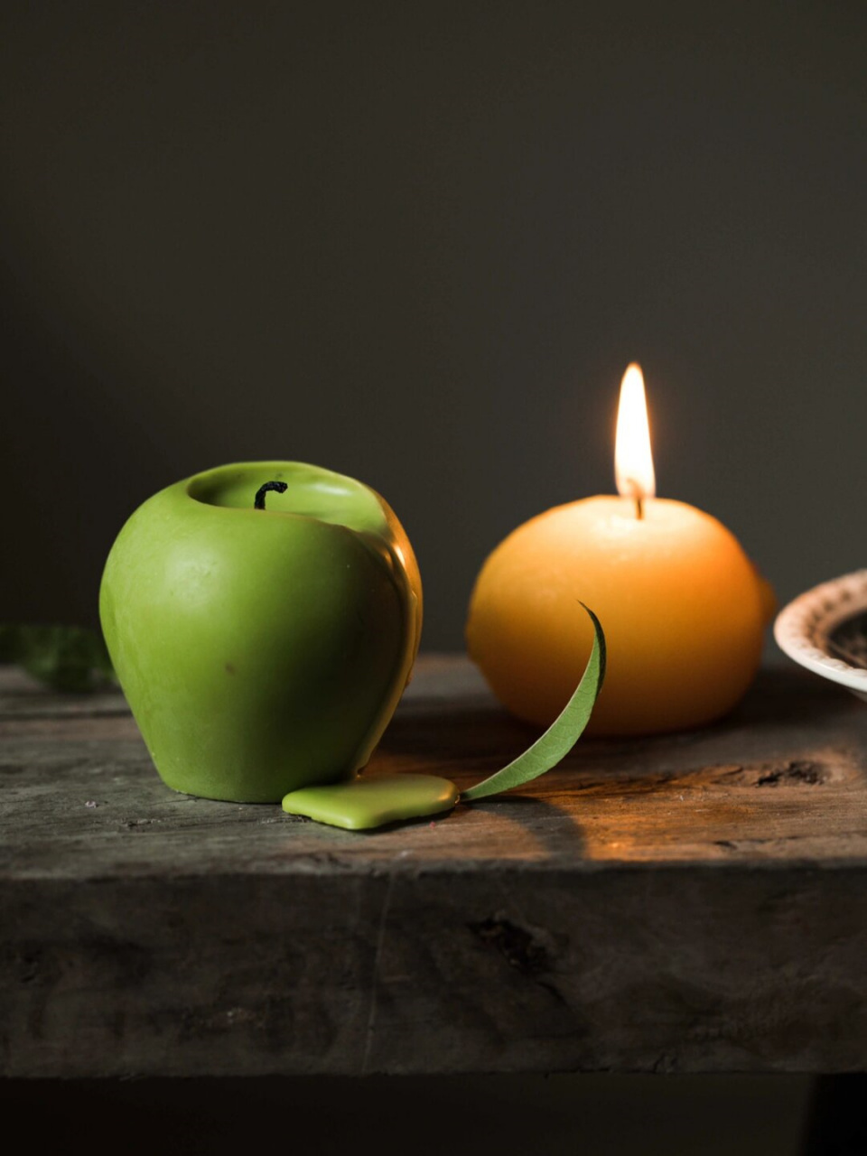油画系,水果蜡烛,静物  像油画一样的构图 将水果蜡烛,鲜花摆放在家中