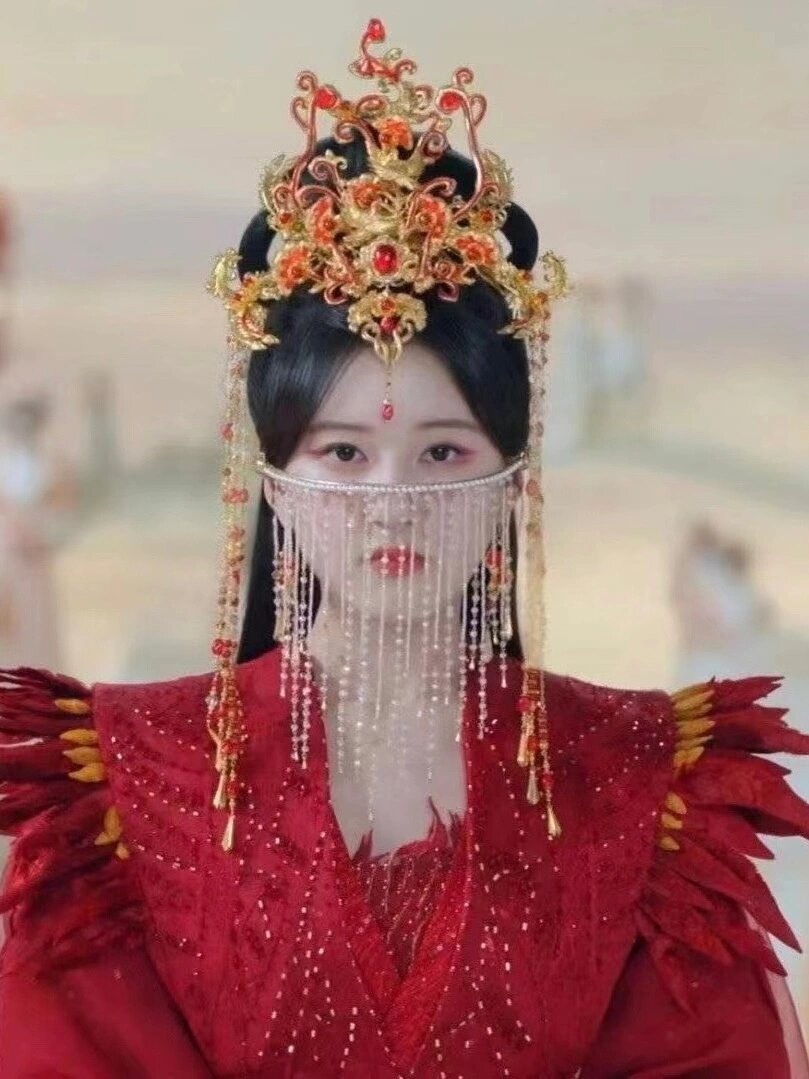第一次直观地感受到赵露思.  凤隐归来看得我好爽啊!