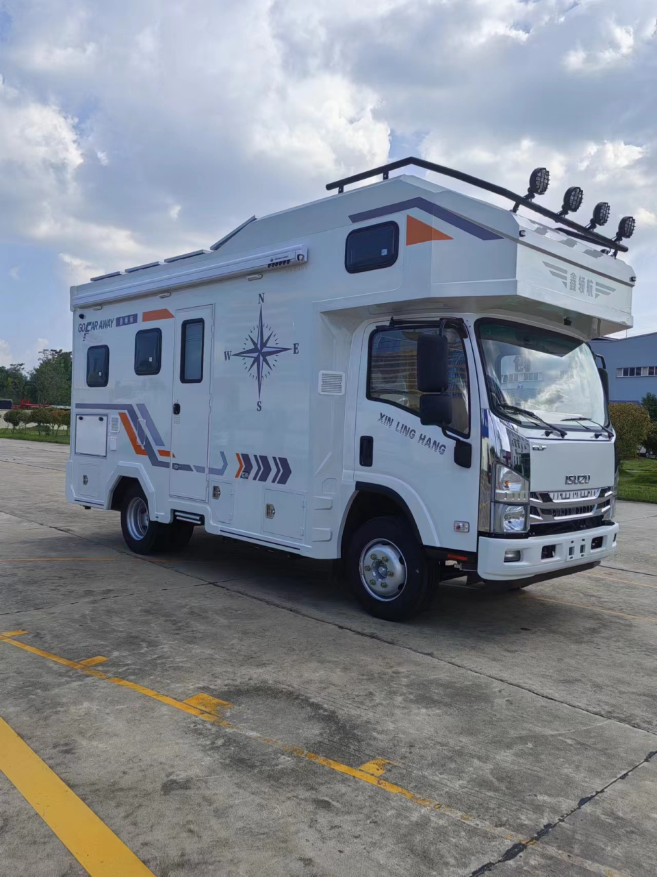 房车,这种兼具住宿和交通功能的神奇车辆,让我在旅途中获得了前所未有