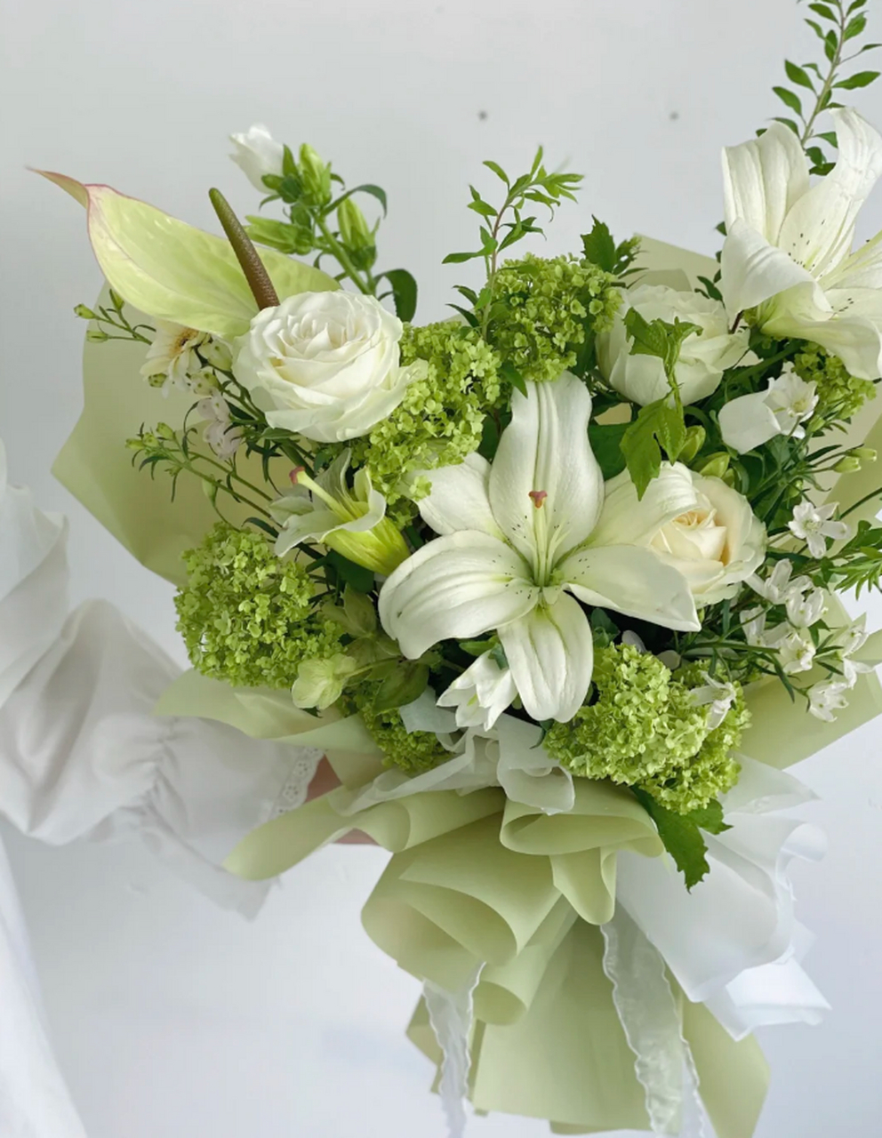 韩式清新花束:层次与美感的完美呈现 在我们的课堂上,学员们展现出了