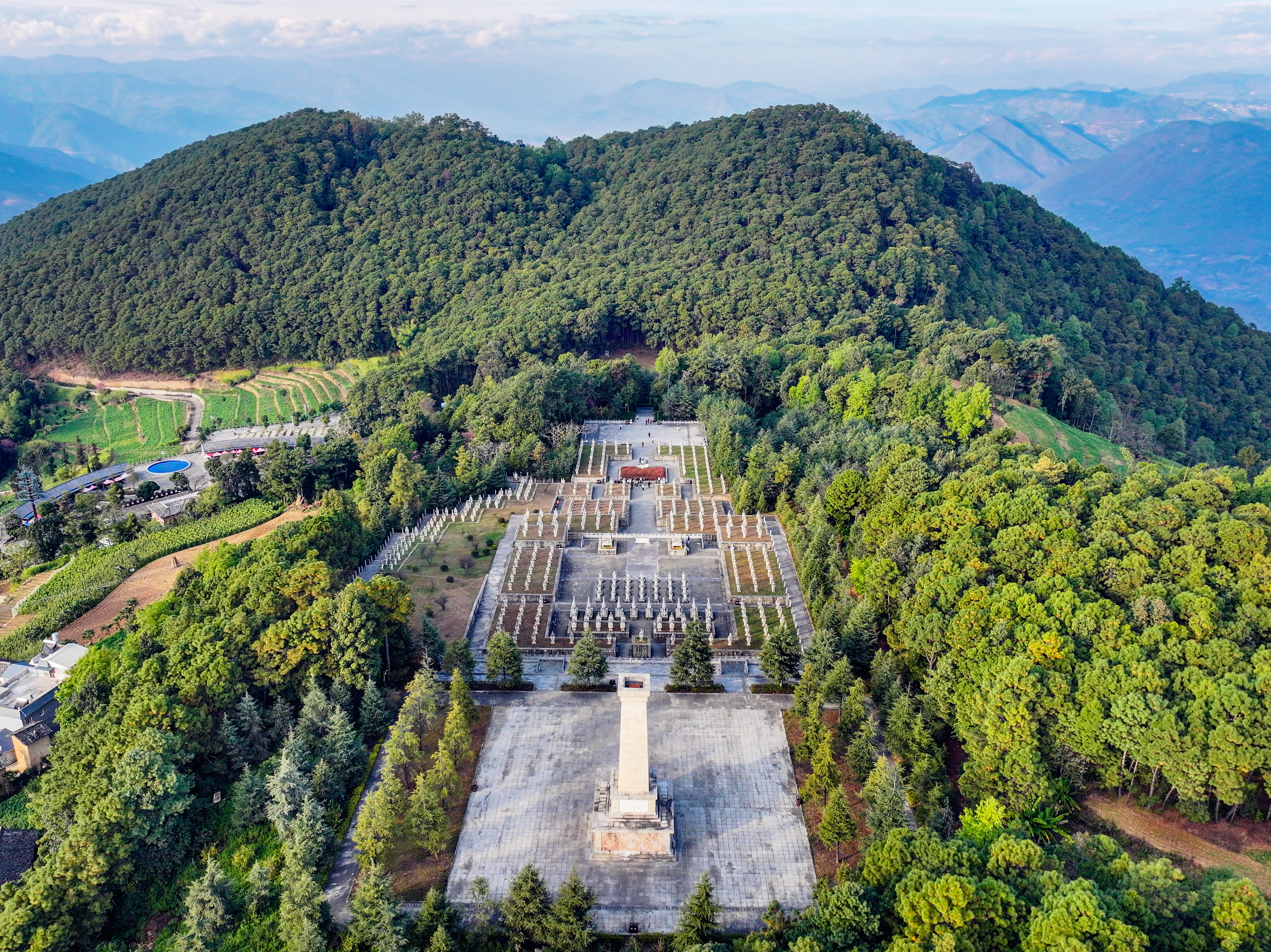 龙陵松山景区龙陵松山战役遗址松山大战遗址纪念园松山烈士陵园图片