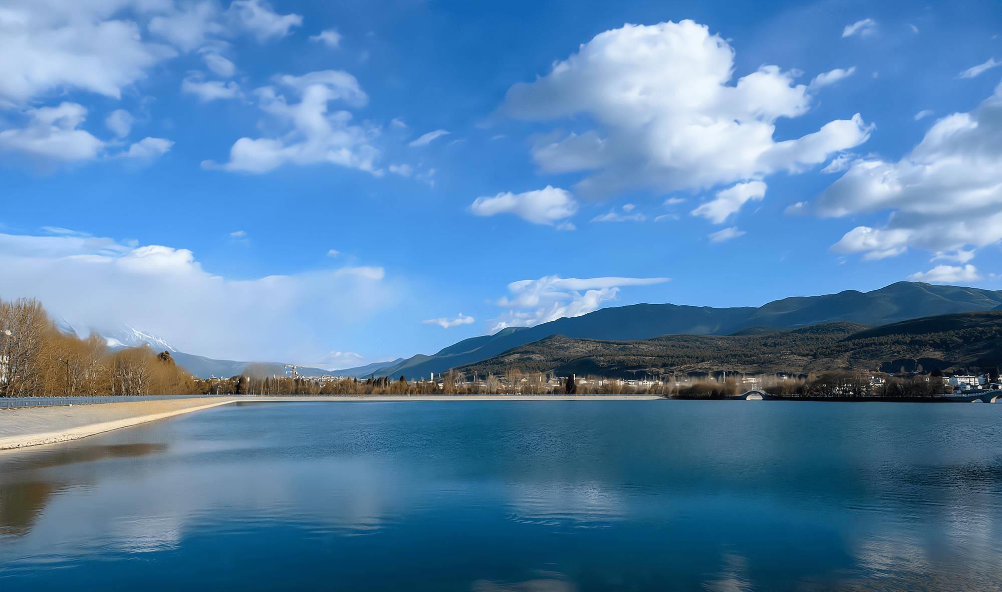 丽江有处少有人知的秘境,距离古城仅3公里,湖光山色风景如画