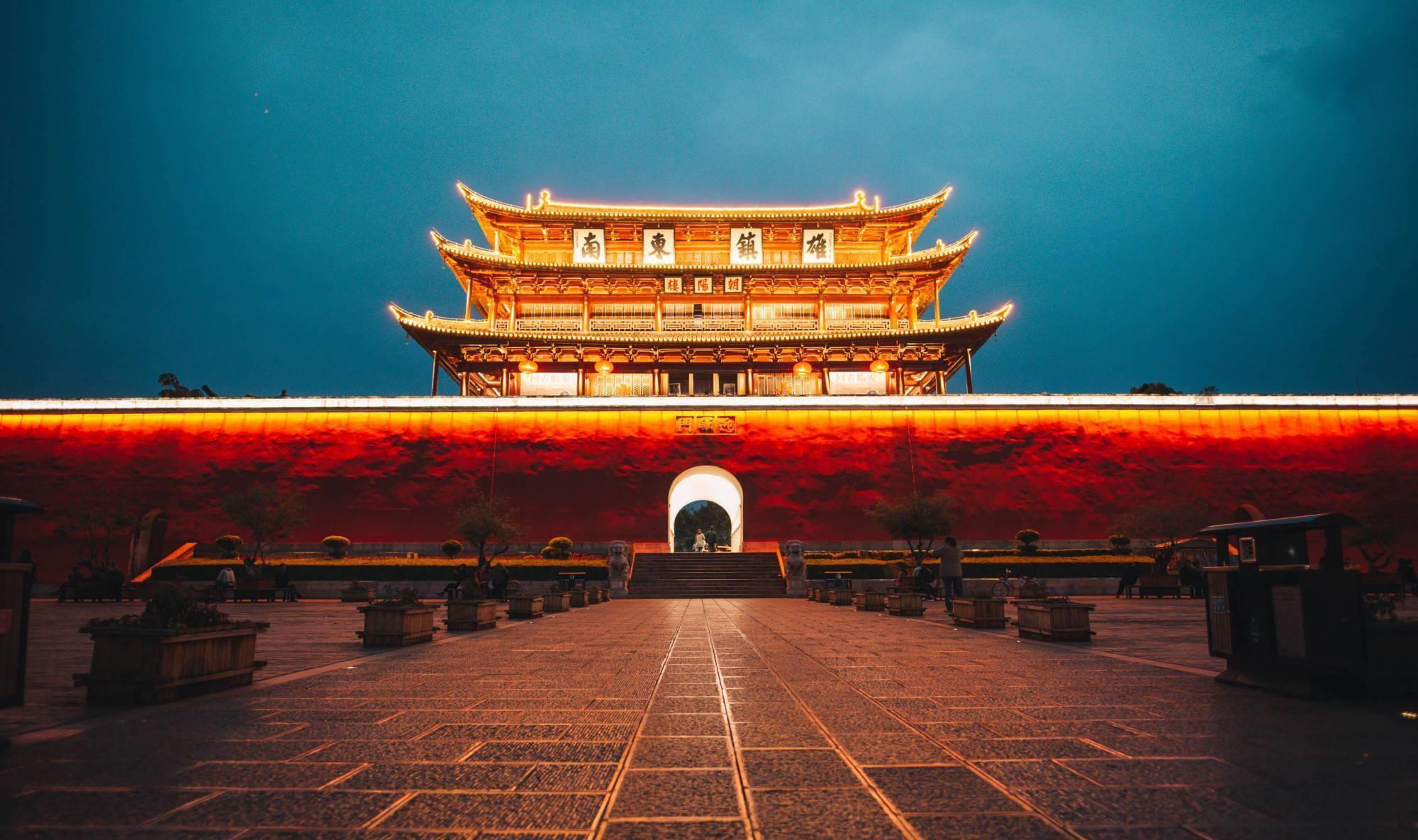 云南最古朴的千年古城,国家历史文化名城,被称为古建筑博物馆