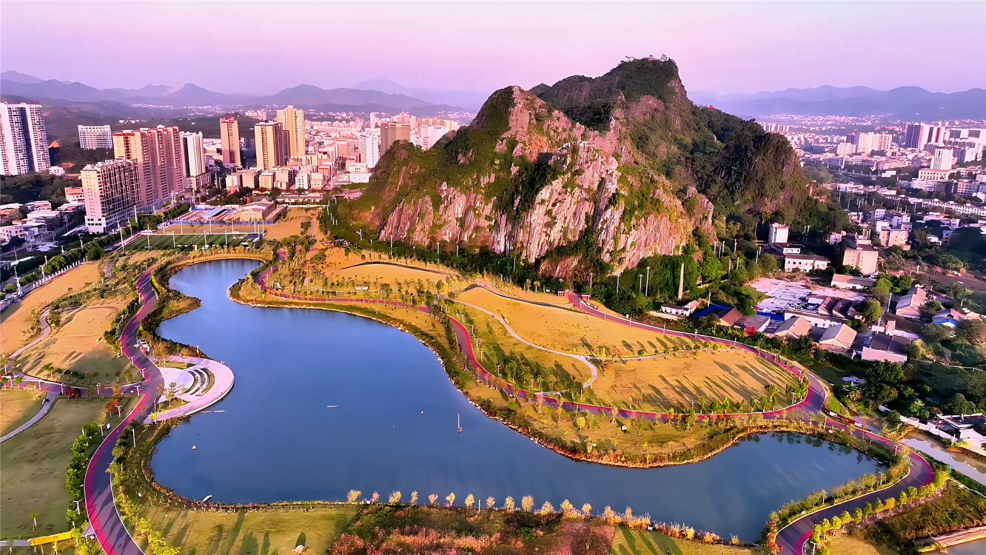 平陆运河开通:广西钦州市灵山县旅游产业迎来新机遇