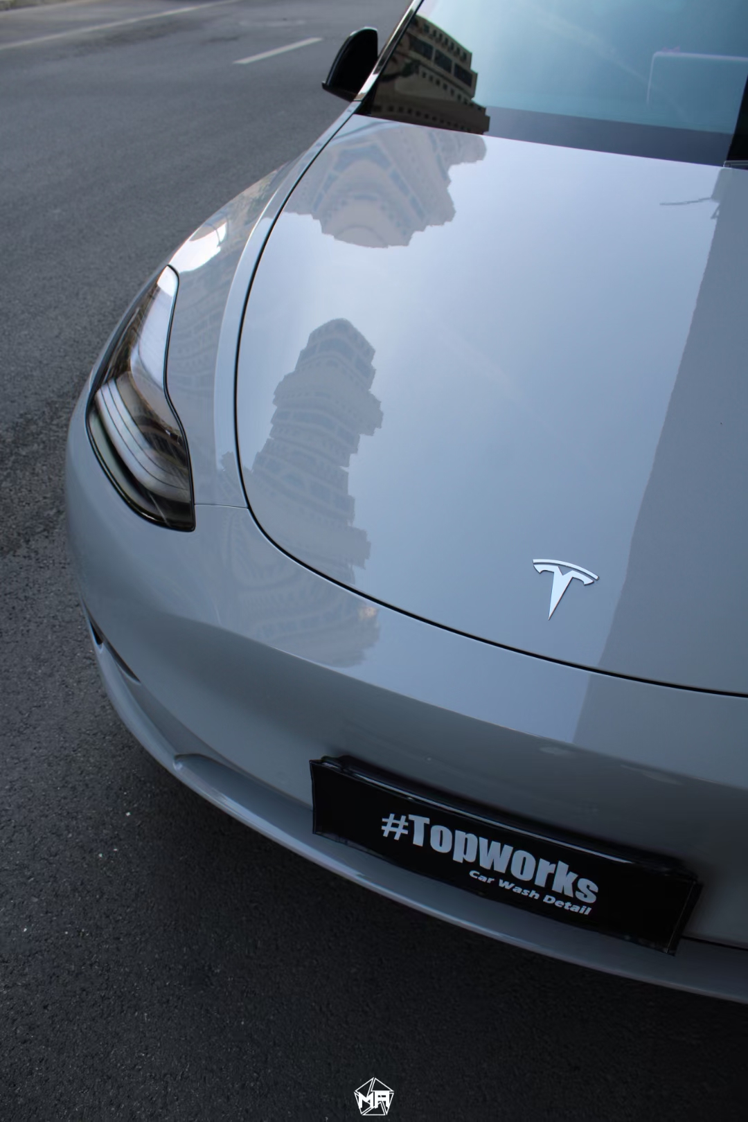 特斯拉modely矩阵改色膜布鲁克林灰,十足的工业气息