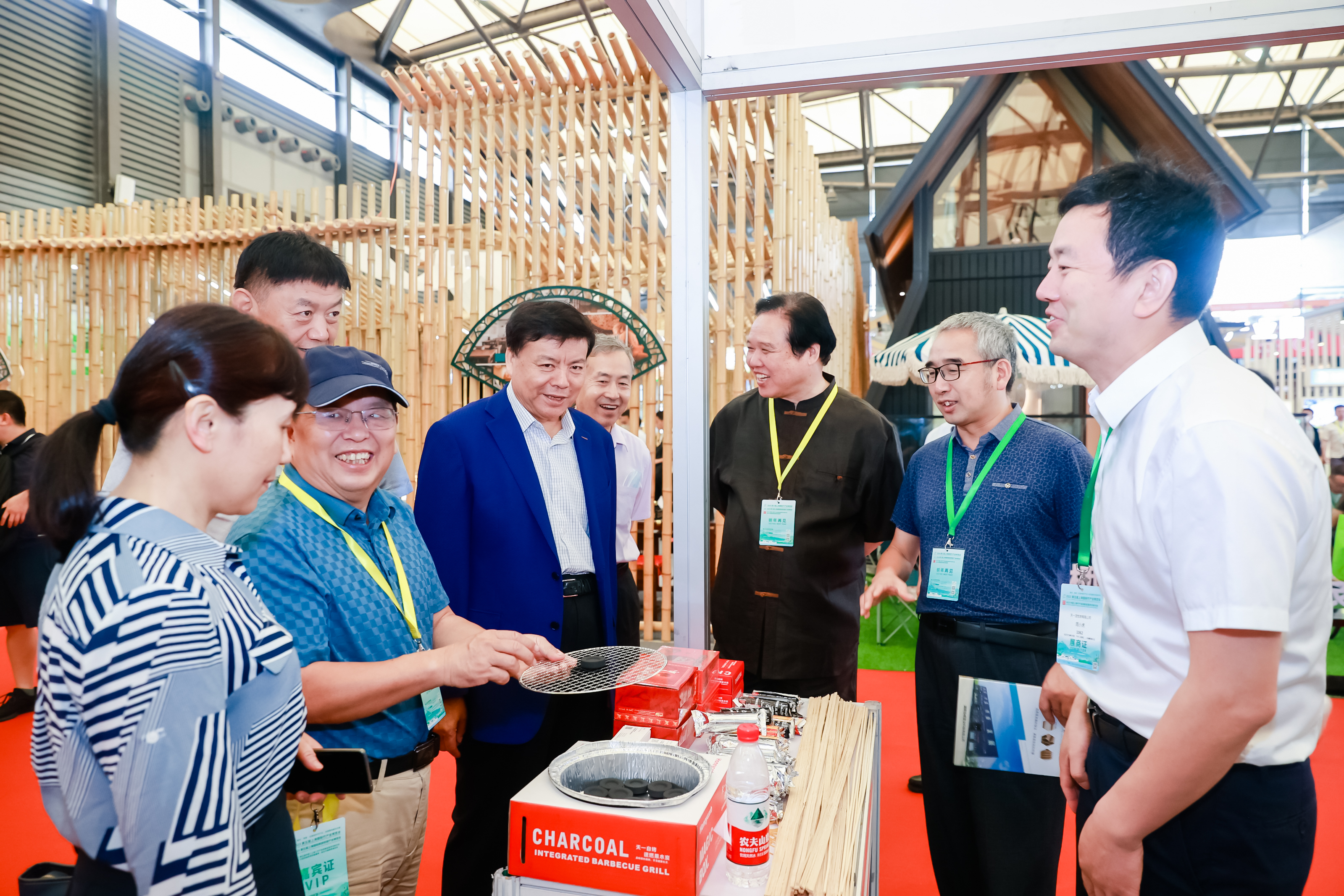 摘要:中国竹产业蓬勃发展,成为经济支柱