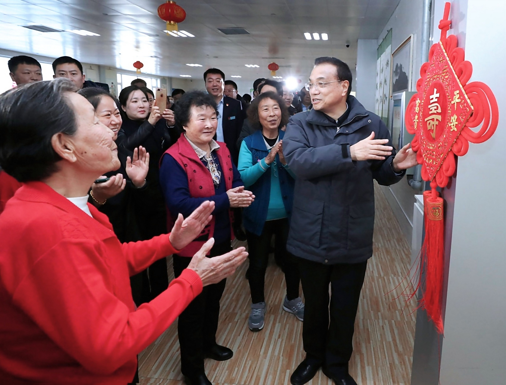 每逢新年,您奔波于祖国各地,与人民守岁,与百姓同庆