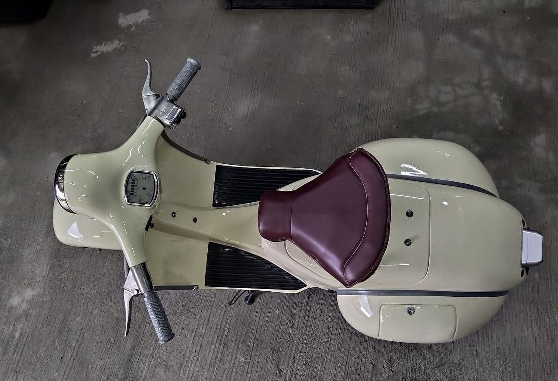 定制 | 手艺人的杰作 搭载本田125cc引擎的vespa