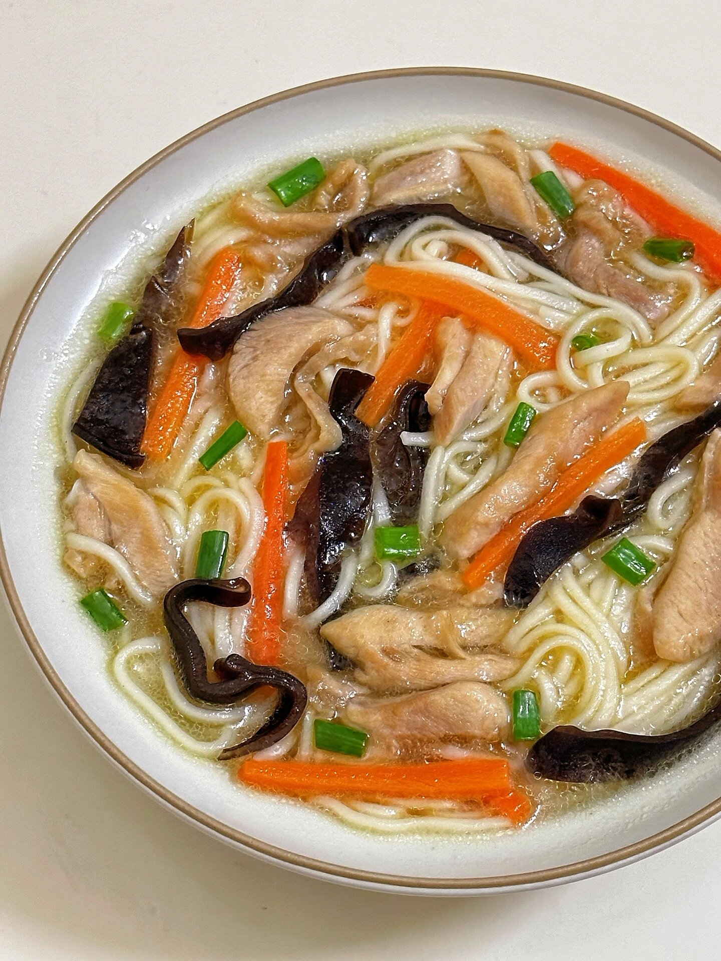 木耳鸡丝汤面|清淡又好吃