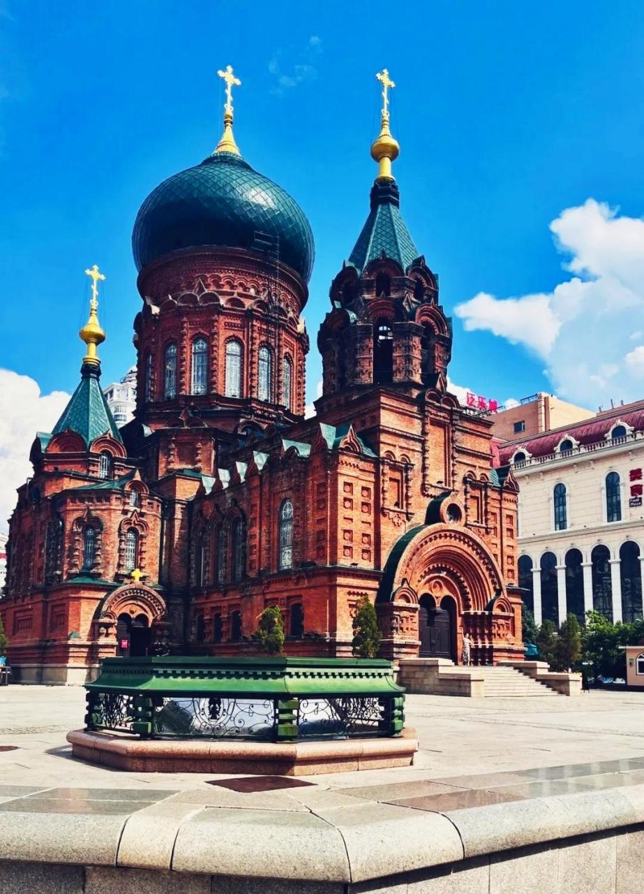 哈尔滨索菲亚教堂:哈尔滨最具代表性的标志性建筑,巨大的洋葱头式穹顶
